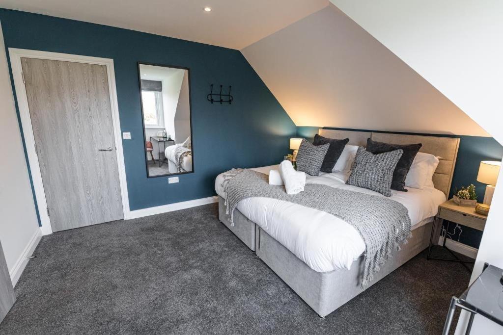 Bournecoast - Stylish Flat With Balcony - Sea Views - 10 Min Walk To Beach - Parking - Wifi - Fm8407 Bournemouth Zewnętrze zdjęcie