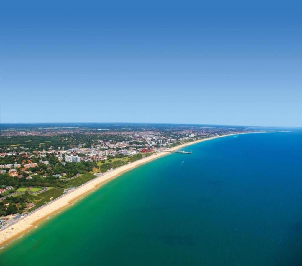 Bournecoast - Stylish Flat With Balcony - Sea Views - 10 Min Walk To Beach - Parking - Wifi - Fm8407 Bournemouth Zewnętrze zdjęcie
