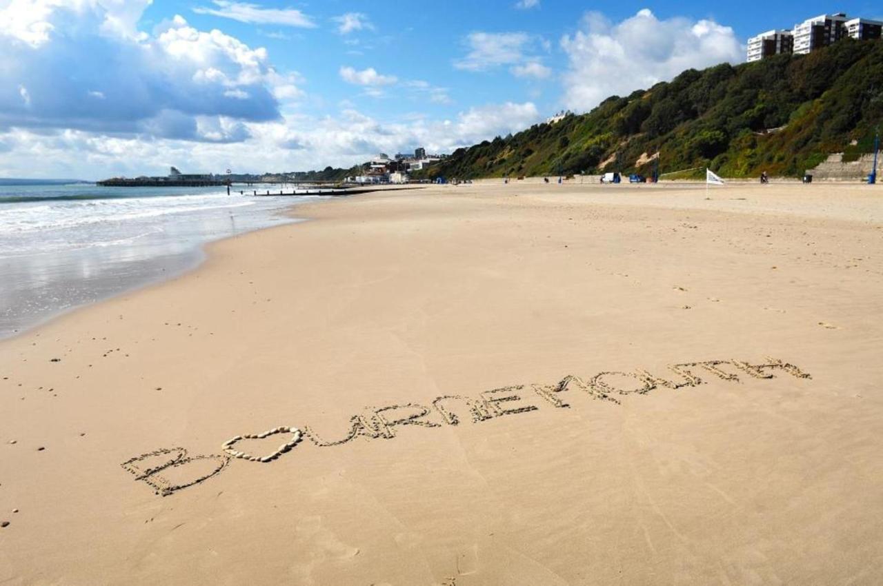Bournecoast - Stylish Flat With Balcony - Sea Views - 10 Min Walk To Beach - Parking - Wifi - Fm8407 Bournemouth Zewnętrze zdjęcie